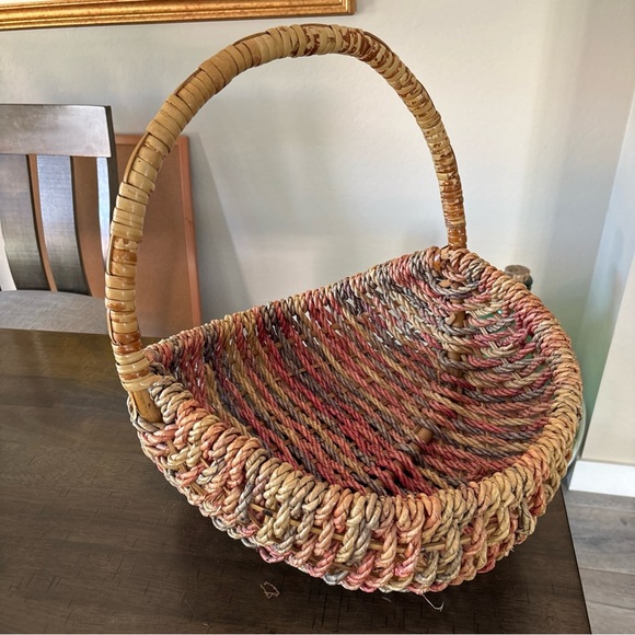 Handwoven Multicolor Basket Large Buttocks Basket Multicolored Farmhouse - Picture 7 of 9